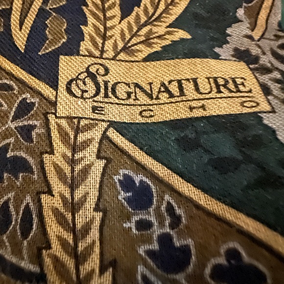 SIGNATURE ECHO Scarf - Picture 3 of 4